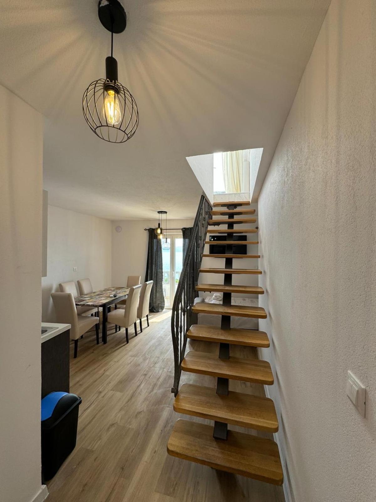 Villa Nevia 1 ตราสนิสเซ ภายนอก รูปภาพ