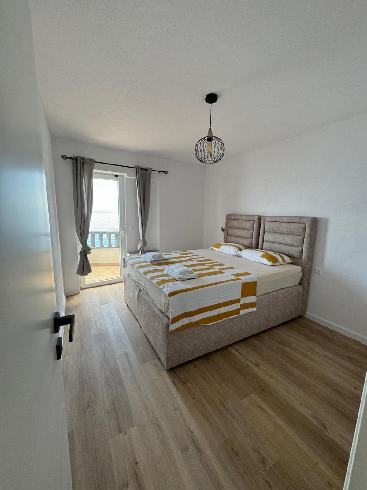 Villa Nevia 1 ตราสนิสเซ ภายนอก รูปภาพ
