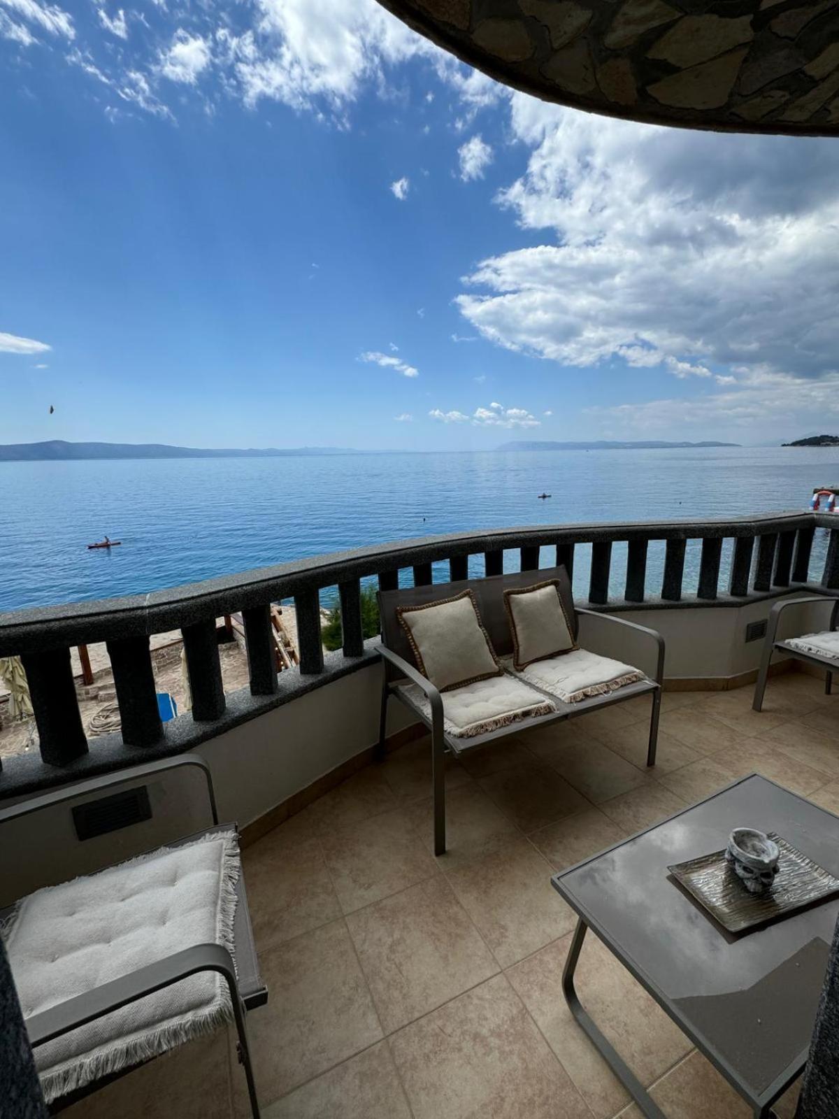 Villa Nevia 1 ตราสนิสเซ ภายนอก รูปภาพ