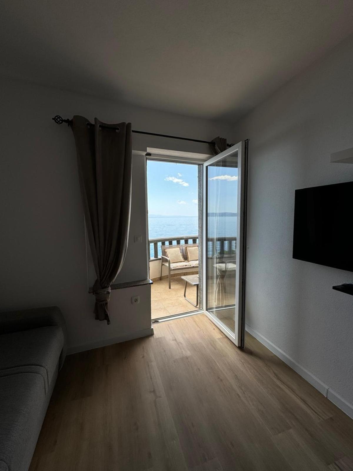 Villa Nevia 1 ตราสนิสเซ ภายนอก รูปภาพ