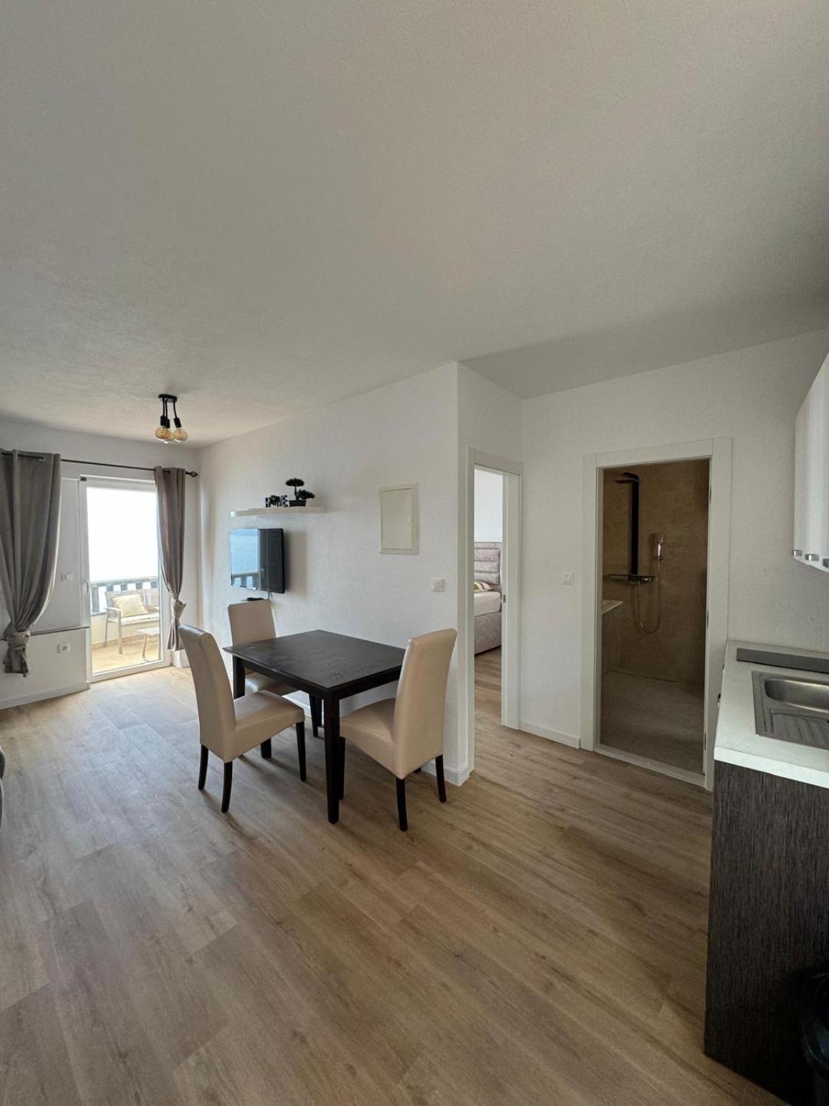 Villa Nevia 1 ตราสนิสเซ ภายนอก รูปภาพ